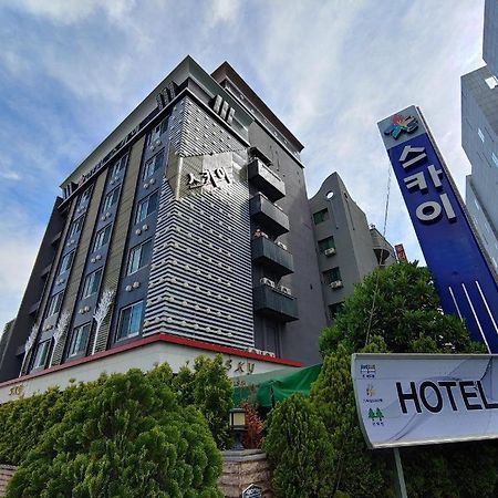 Sky Hotel צ'אנגוון מראה חיצוני תמונה