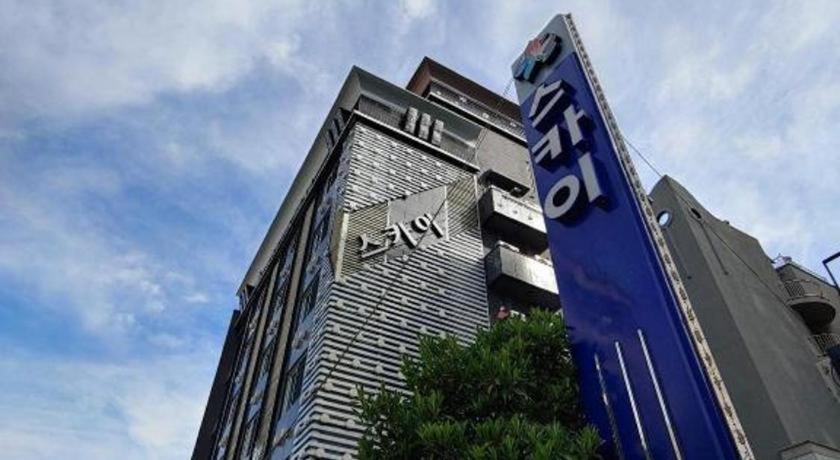 Sky Hotel צ'אנגוון מראה חיצוני תמונה