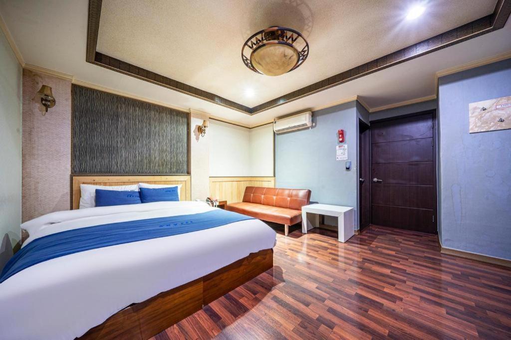 Sky Hotel צ'אנגוון מראה חיצוני תמונה