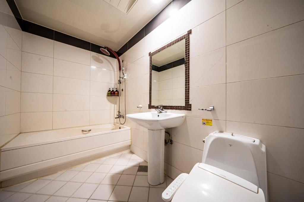 Sky Hotel צ'אנגוון מראה חיצוני תמונה