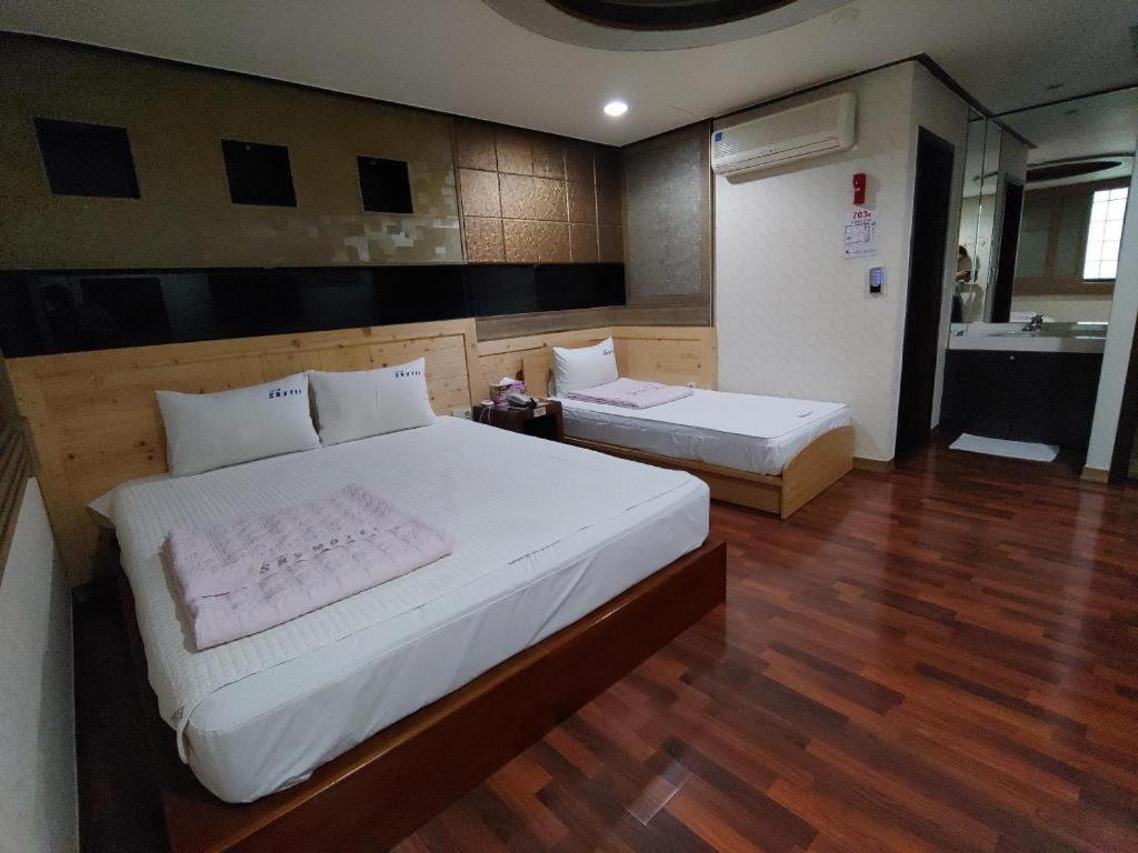 Sky Hotel צ'אנגוון מראה חיצוני תמונה