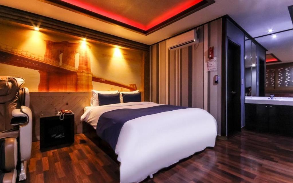 Sky Hotel צ'אנגוון מראה חיצוני תמונה