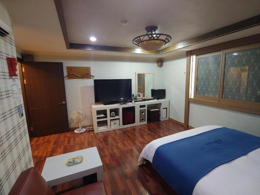 Sky Hotel צ'אנגוון מראה חיצוני תמונה