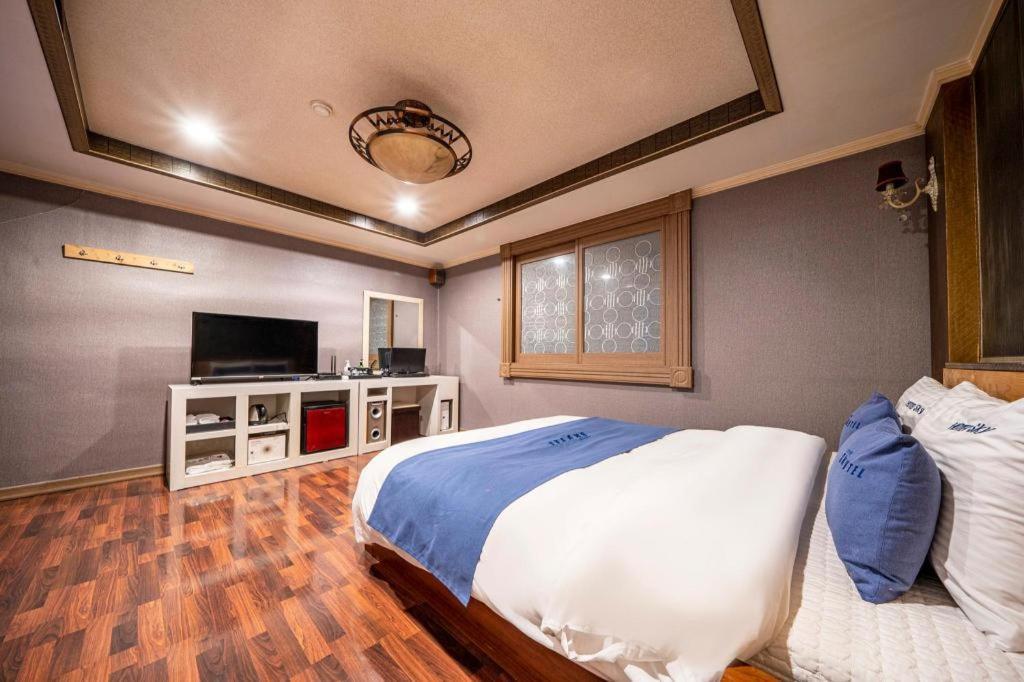 Sky Hotel צ'אנגוון מראה חיצוני תמונה