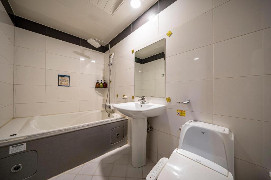 Sky Hotel צ'אנגוון מראה חיצוני תמונה