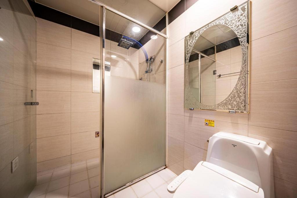 Sky Hotel צ'אנגוון מראה חיצוני תמונה